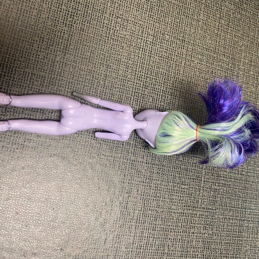 Monster High Twyla Doll G1 Nude Missing Arm Parts Purple Green Hair - Picture 6 of 7
